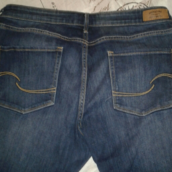 Levi Strauss slim cuffed capris - Picture 4 of 4
